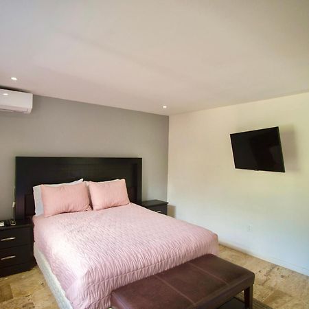 Loft With Pool - A Few Steps From The Beach! 칸쿤 외부 사진